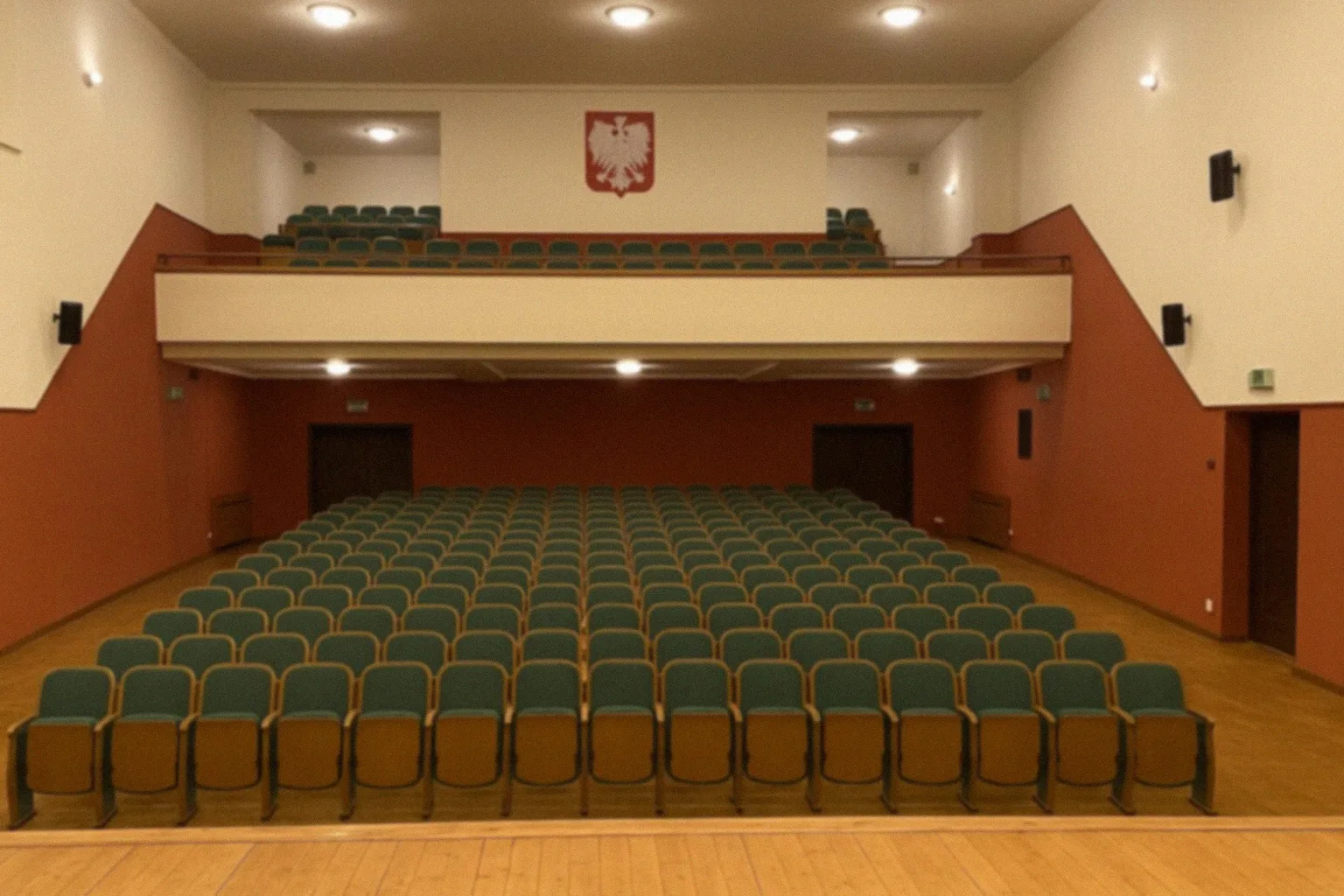 Premiera spektaklu „Brat” w Łowiczu – emocjonująca opowieść o walce i nadziei